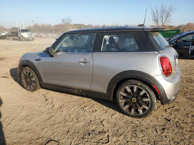 WMW13DJ02R2U62723 - 2024 MINI COOPER SE SILVER photo 2