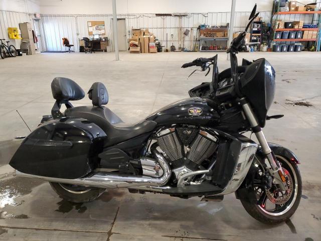 5VPDW36N5C3002318 - 2012 VICTORY MOTORCYCLES CROSS COUN BLACK photo 1
