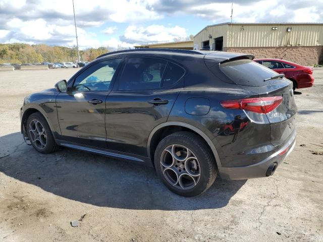 ZASPAKBN2N7D48579 - 2022 ALFA ROMEO STELVIO TI BLACK photo 2