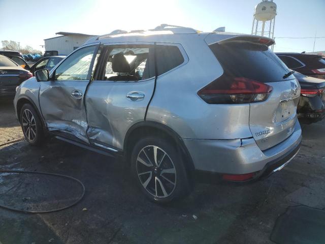 JN8AT2MV0JW315882 - 2018 NISSAN ROGUE S SILVER photo 2