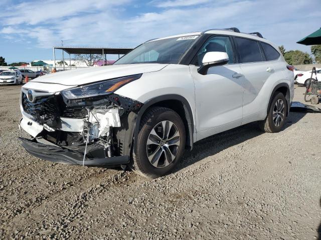 5TDHZRAH4MS036469 - 2021 TOYOTA HIGHLANDER XLE WHITE photo 1