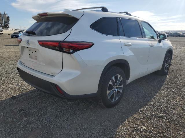 5TDHZRAH4MS036469 - 2021 TOYOTA HIGHLANDER XLE WHITE photo 3