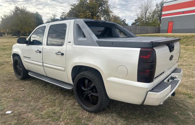 3GNEC12068G259347 - 2008 CHEVROLET AVALANCHE C1500 WHITE photo 3