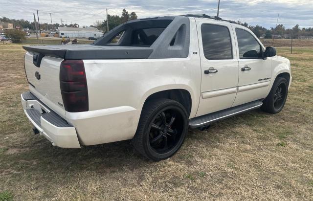 3GNEC12068G259347 - 2008 CHEVROLET AVALANCHE C1500 WHITE photo 4