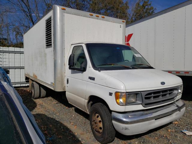 1FDXE47F3XHA10806 - 1999 FORD ECONOLINE E450 SUPER DUTY COMMERCIAL CUTAWAY VAN WHITE photo 4