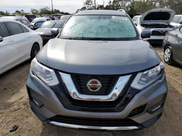 JN8AT2MT4JW456856 - 2018 NISSAN ROGUE S GRAY photo 5