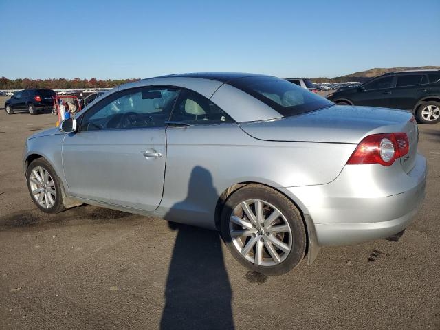 WVWFA71F97V044112 - 2007 VOLKSWAGEN EOS 2.0T LUXURY SILVER photo 2