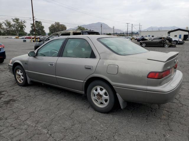 4T1BG22KXXU558337 - 1999 TOYOTA CAMRY CE TAN photo 2