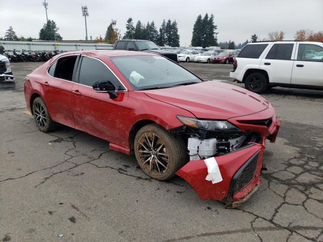 4T1G11BKXPU105448 - 2023 TOYOTA CAMRY SE NIGHT SHADE RED photo 4