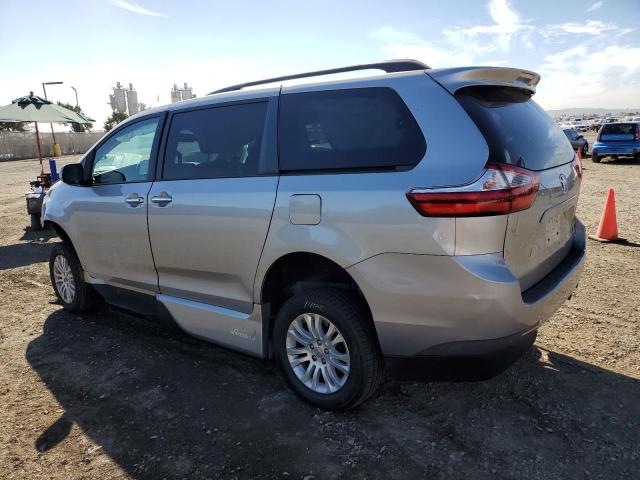 5TDYZ3DC4HS884810 - 2017 TOYOTA SIENNA XLE SILVER photo 2