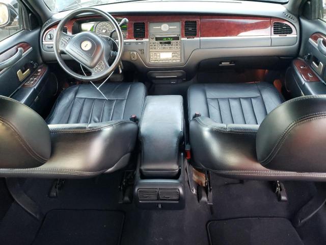 1LNHM81W83Y692678 - 2003 LINCOLN TOWN CAR EXECUTIVE BLACK photo 8