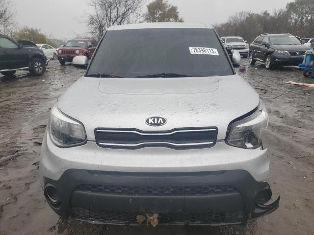 KNDJN2A23K7696817 - 2019 KIA SOUL SILVER photo 5