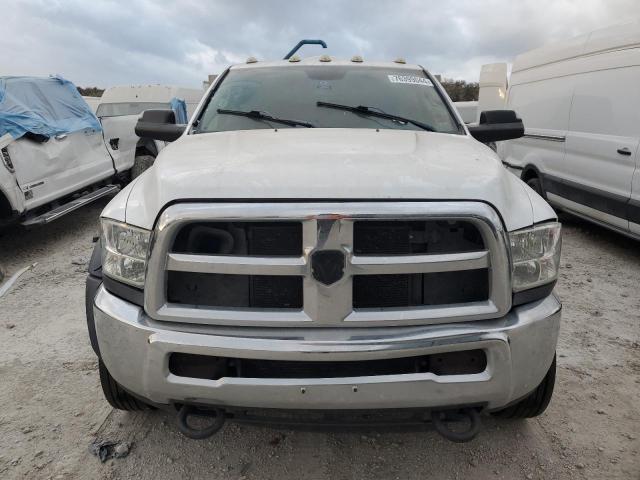 3C7WRNFL3HG674734 - 2017 RAM 5500 WHITE photo 5