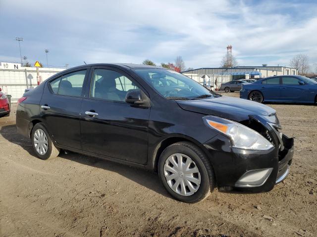 3N1CN7AP0JL880305 - 2018 NISSAN VERSA S BLACK photo 4