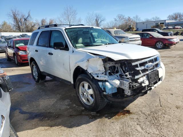 1FMCU9DG2BKC53563 - 2011 FORD ESCAPE XLT WHITE photo 4