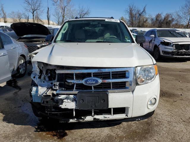 1FMCU9DG2BKC53563 - 2011 FORD ESCAPE XLT WHITE photo 5