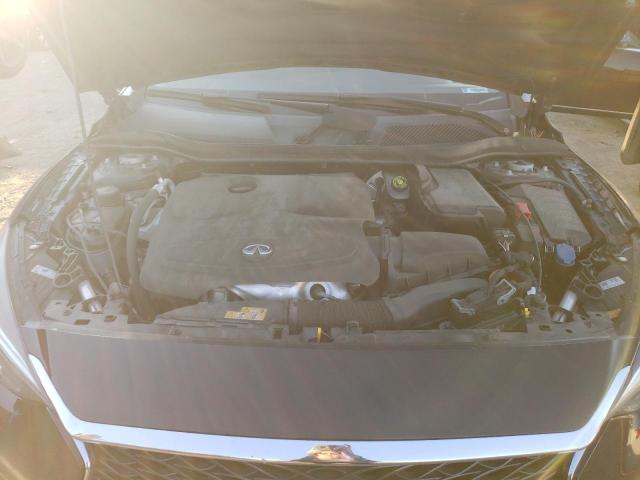 SJKCH5CR0JA057773 - 2018 INFINITI QX30 BASE Schwarz Foto 11