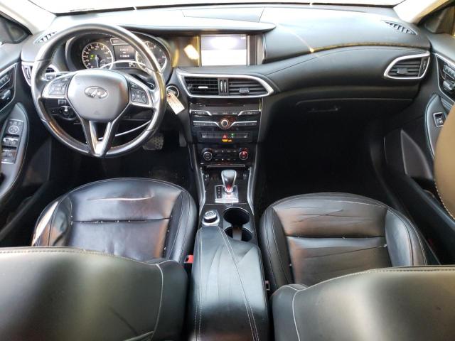 SJKCH5CR0JA057773 - 2018 INFINITI QX30 BASE Schwarz Foto 8