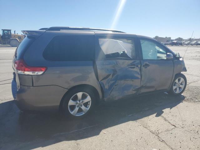 5TDKK3DC1DS283181 - 2013 TOYOTA SIENNA LE GRAY photo 3