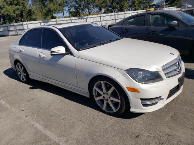 WDDGF4HB6DR264700 - 2013 MERCEDES-BENZ C 250 WHITE photo 4