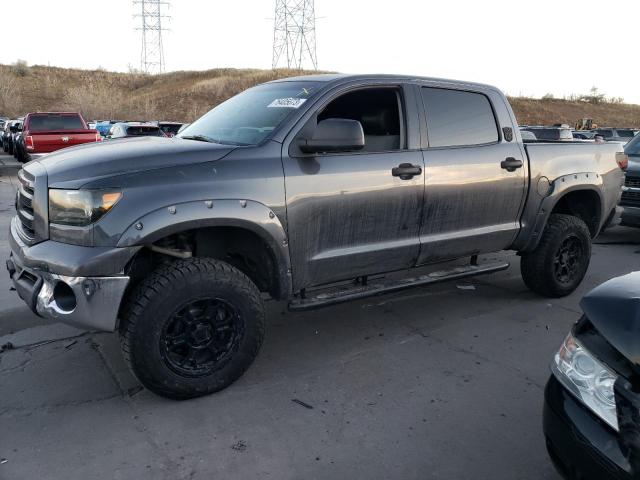 5TFDW5F12DX296455 - 2013 TOYOTA TUNDRA CREWMAX SR5 GRAY photo 1