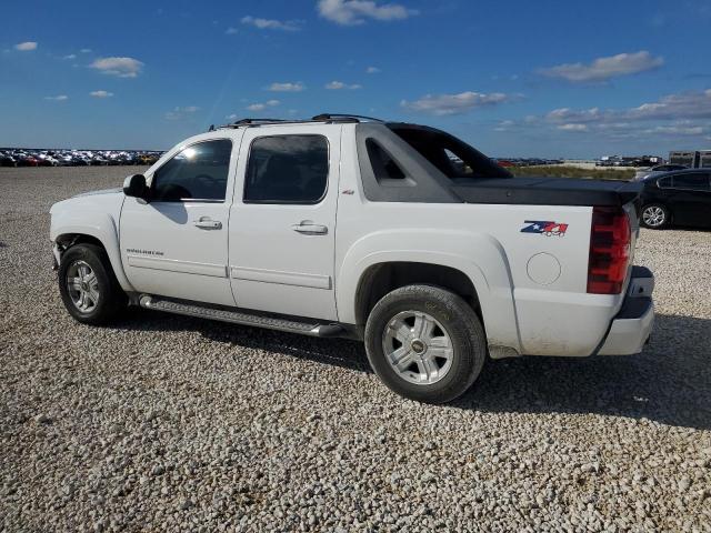 3GNTKFE76CG126399 - 2012 CHEVROLET AVALANCHE LT WHITE photo 2