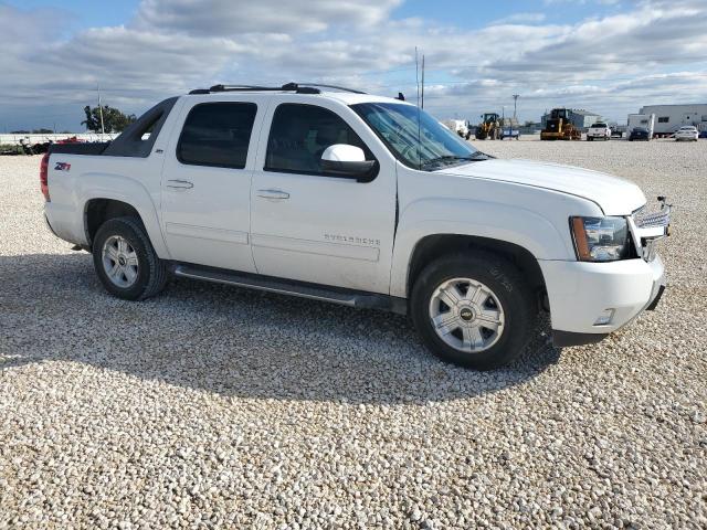 3GNTKFE76CG126399 - 2012 CHEVROLET AVALANCHE LT WHITE photo 4