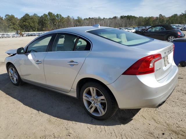 YV126MFK9F1360033 - 2015 VOLVO S60 PREMIER SILVER photo 2