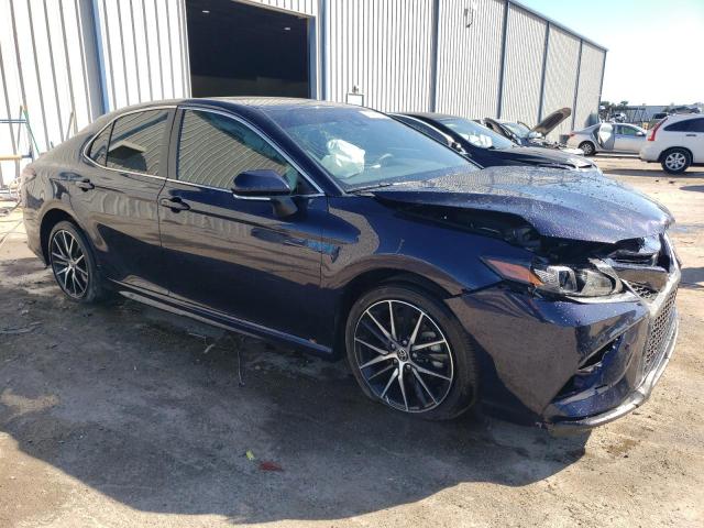 4T1G11AK3NU677721 - 2022 TOYOTA CAMRY SE BLUE photo 4