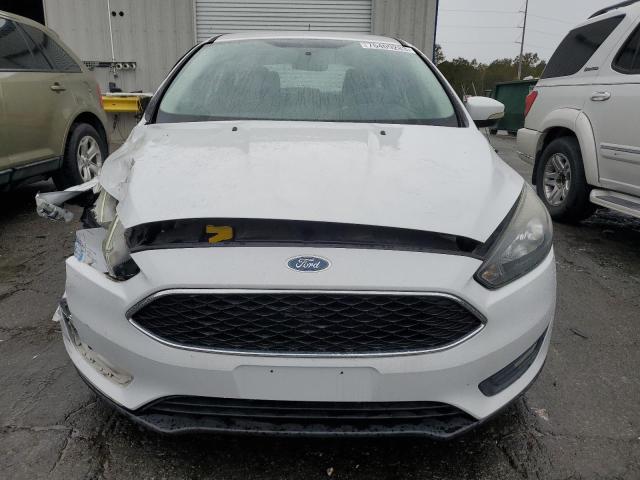 1FADP3K21FL318459 - 2015 FORD FOCUS SE WHITE photo 5