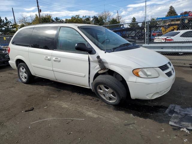 2D4GP44L26R770675 - 2006 DODGE GRAND CARA SXT WHITE photo 4