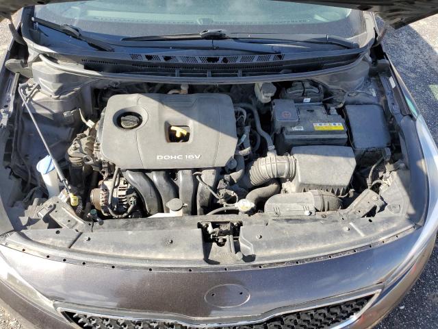 3KPFL4A75HE104264 - 2017 KIA FORTE LX BROWN photo 11