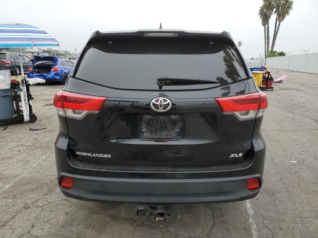 5TDKZRFH6JS268596 - 2018 TOYOTA HIGHLANDER SE BLACK photo 6