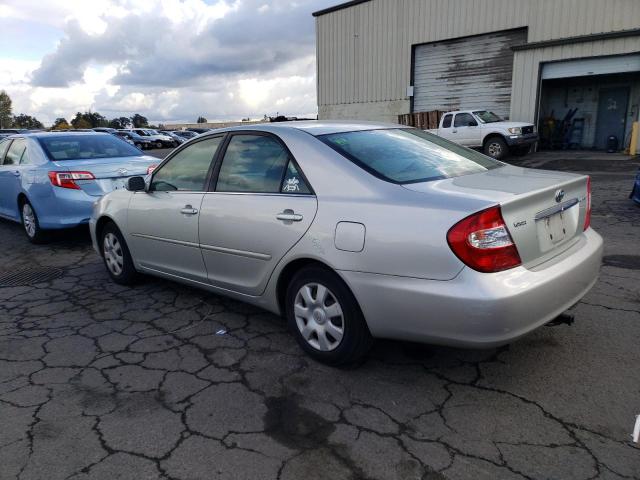 JTDBE32K140268703 - 2004 TOYOTA CAMRY LE SILVER photo 2