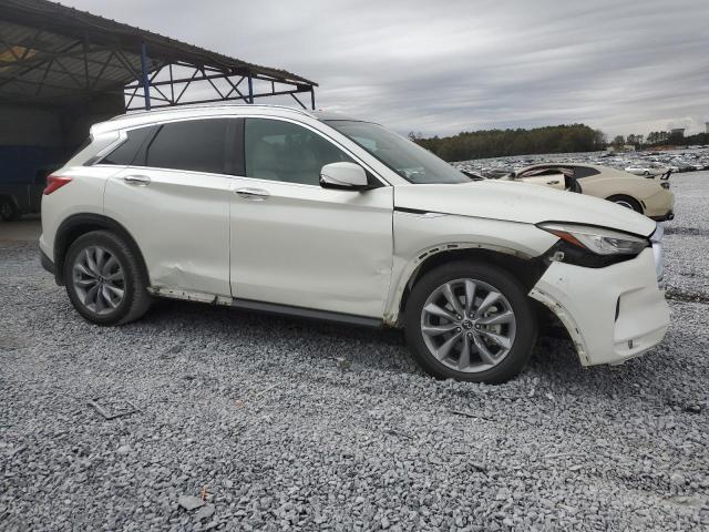 3PCAJ5M10KF139888 - 2019 INFINITI QX50 ESSENTIAL WHITE photo 4