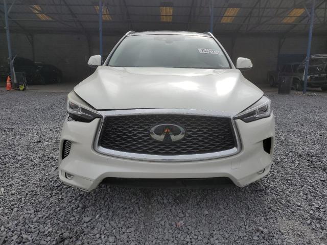 3PCAJ5M10KF139888 - 2019 INFINITI QX50 ESSENTIAL WHITE photo 5