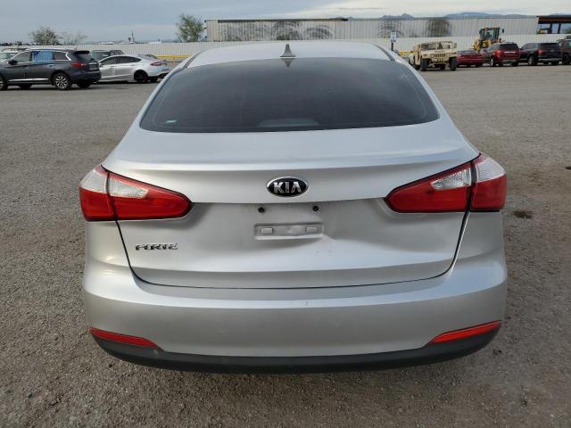 KNAFK4A6XG5543512 - 2016 KIA FORTE LX SILVER photo 6