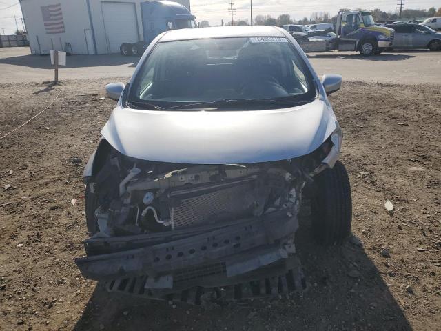 3N1CE2CP4KL363915 - 2019 NISSAN VERSA S SILVER photo 5