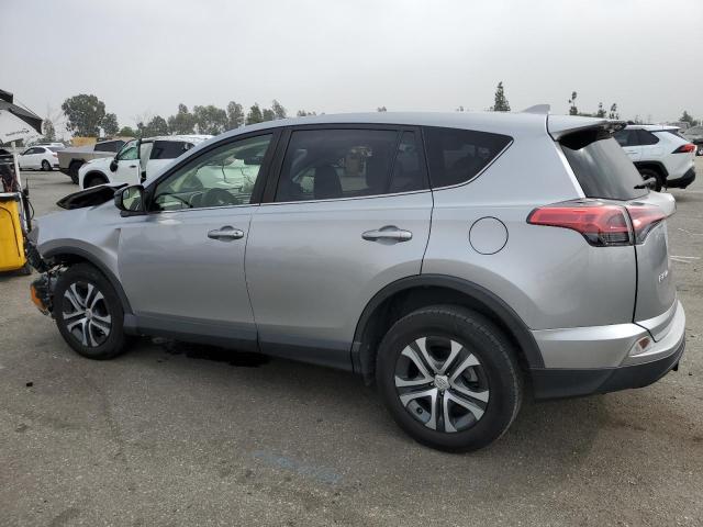 JTMZFREV9JJ179035 - 2018 TOYOTA RAV4 LE SILVER photo 2