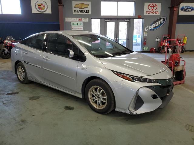 JTDKARFP7J3103950 - 2018 TOYOTA PRIUS PRIM 银色 照片 4