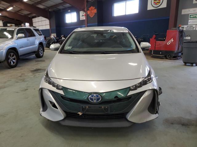 JTDKARFP7J3103950 - 2018 TOYOTA PRIUS PRIM SILVER photo 5