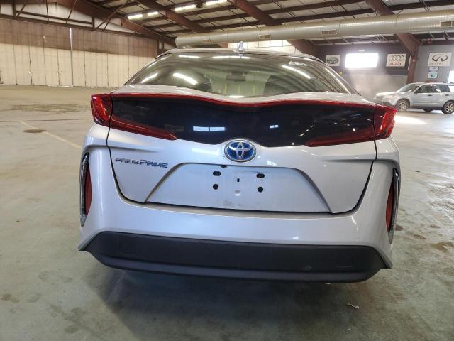 JTDKARFP7J3103950 - 2018 TOYOTA PRIUS PRIM 银色 照片 6