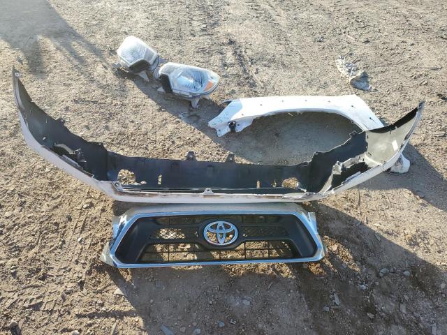 5TFJU4GN2FX071086 - 2015 TOYOTA TACOMA DOUBLE CAB PRERUNNER WHITE photo 12