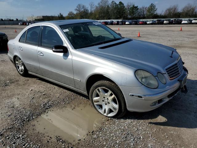 WDBUF70J93A255583 - 2003 MERCEDES-BENZ E 500 SILVER photo 4