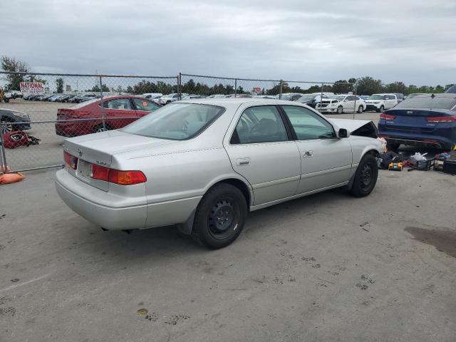 4T1BG22K91U819660 - 2001 TOYOTA CAMRY CE SILVER photo 3