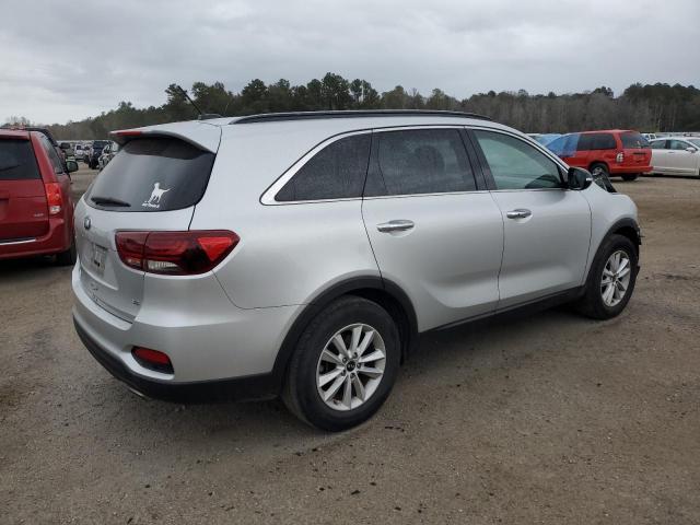 5XYPG4A54LG640299 - 2020 KIA SORENTO S SILVER photo 3