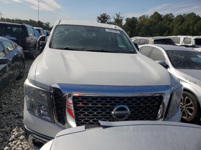 1N6BA1F28HN516042 - 2017 NISSAN TITAN XD SL WHITE photo 5