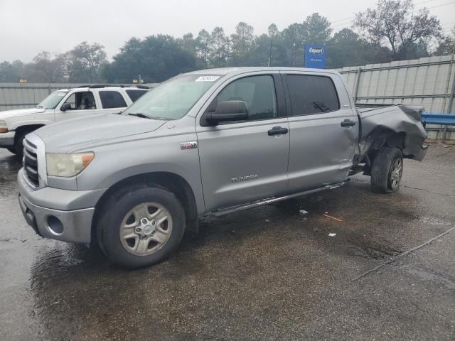 2010 TOYOTA TUNDRA CREWMAX SR5, 