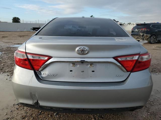 4T1BF1FK4HU778114 - 2017 TOYOTA CAMRY LE SILVER photo 6