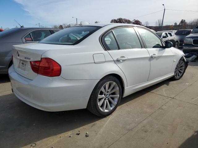 WBAPH5G58BNM74643 - 2011 BMW 328 I SULEV WHITE photo 3